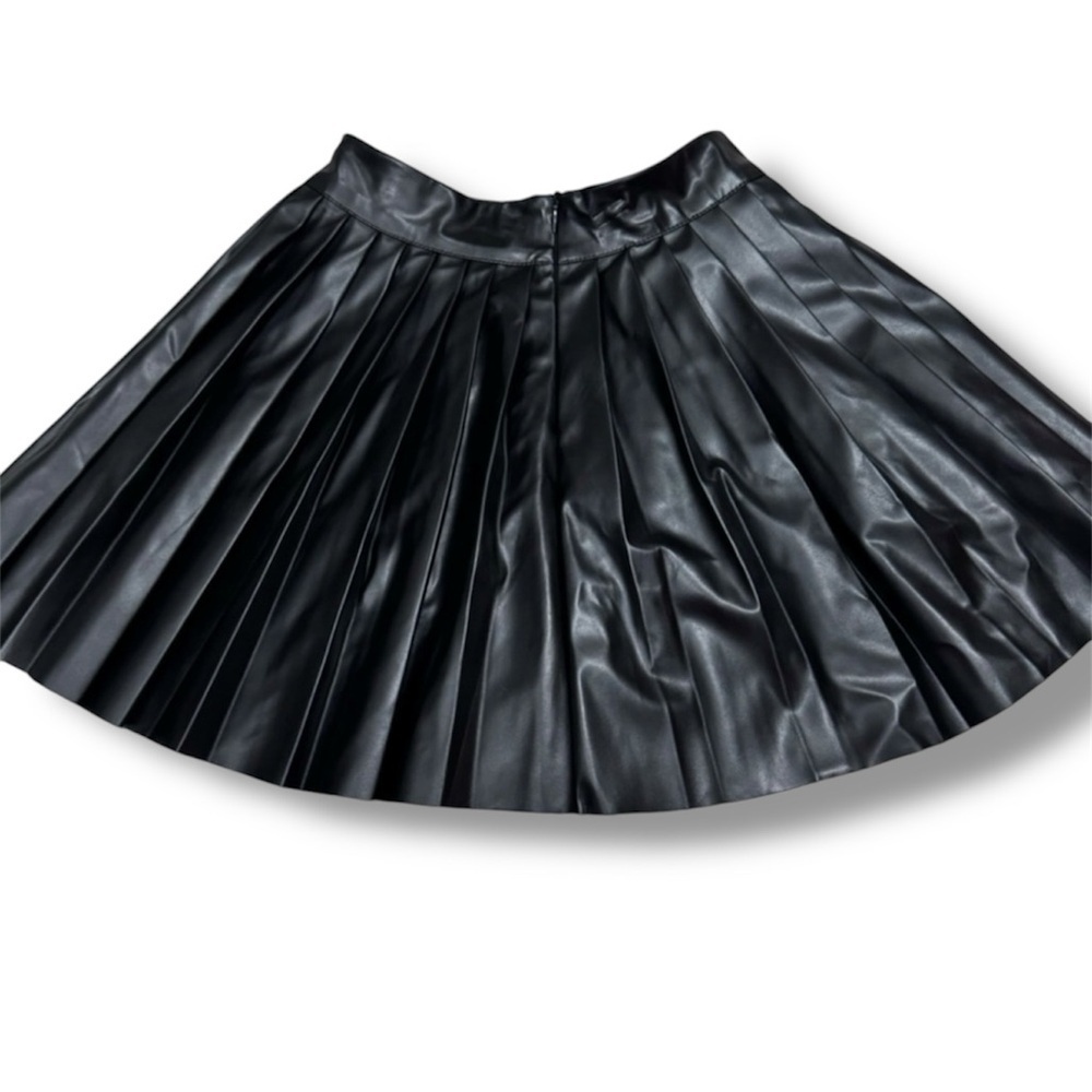 SHEIN PETITE High Waist Pleated PU Leather Short Skirt - Picture 5 of 6